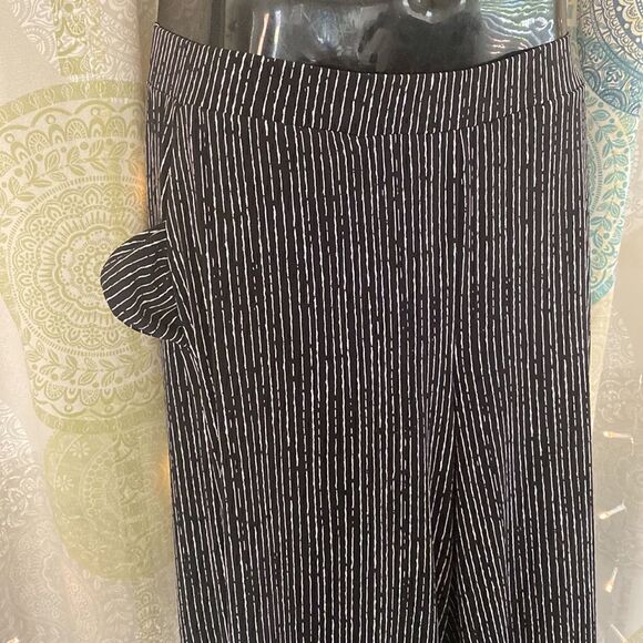 Rafaella comfort, striped pants. Womens M. NWOT. - Picture 5 of 6